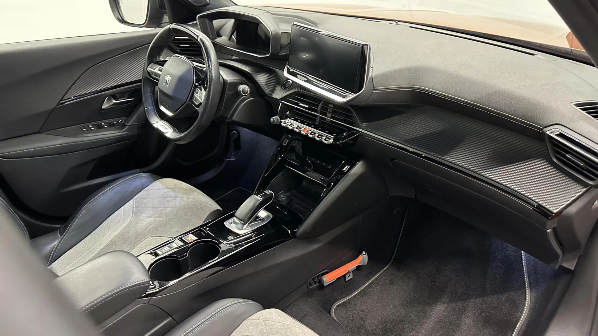 Hoofdafbeelding Peugeot e-2008