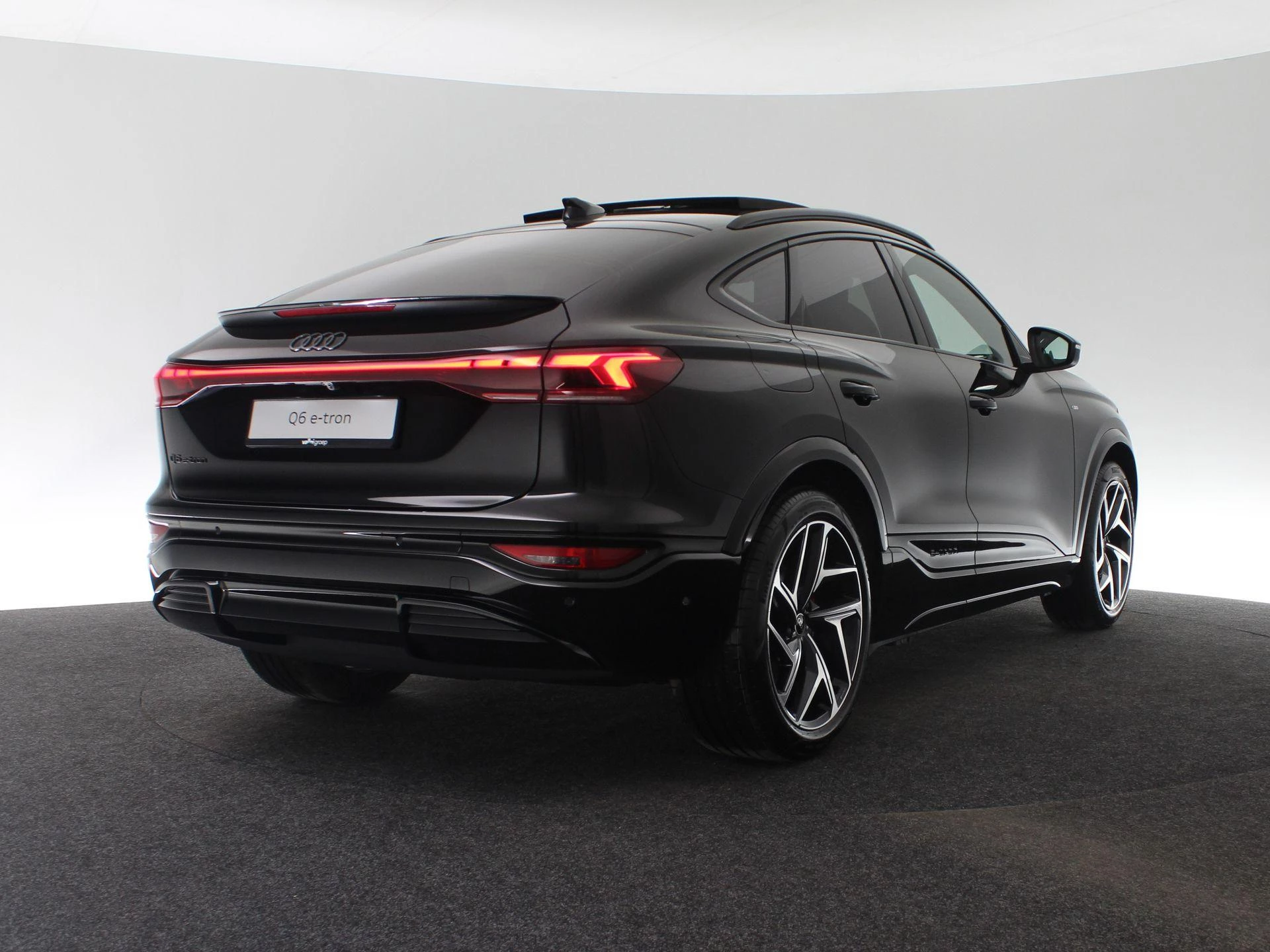 Hoofdafbeelding Audi Q6 e-tron