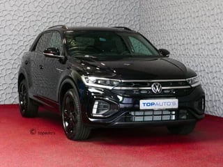 Volkswagen T-Roc 1.5 TSI 150PK R-LINE BLACK EVO IQ LIGHT ALCANTARA ELEK.KLEP CARPLAY STOEL/STUUR VERW. 18"LMV VIR.COCKPIT 05/2024 70 BIJNA NIEUWE VOLKSWAGEN'S UIT VOORRAAD LEVERBAAR