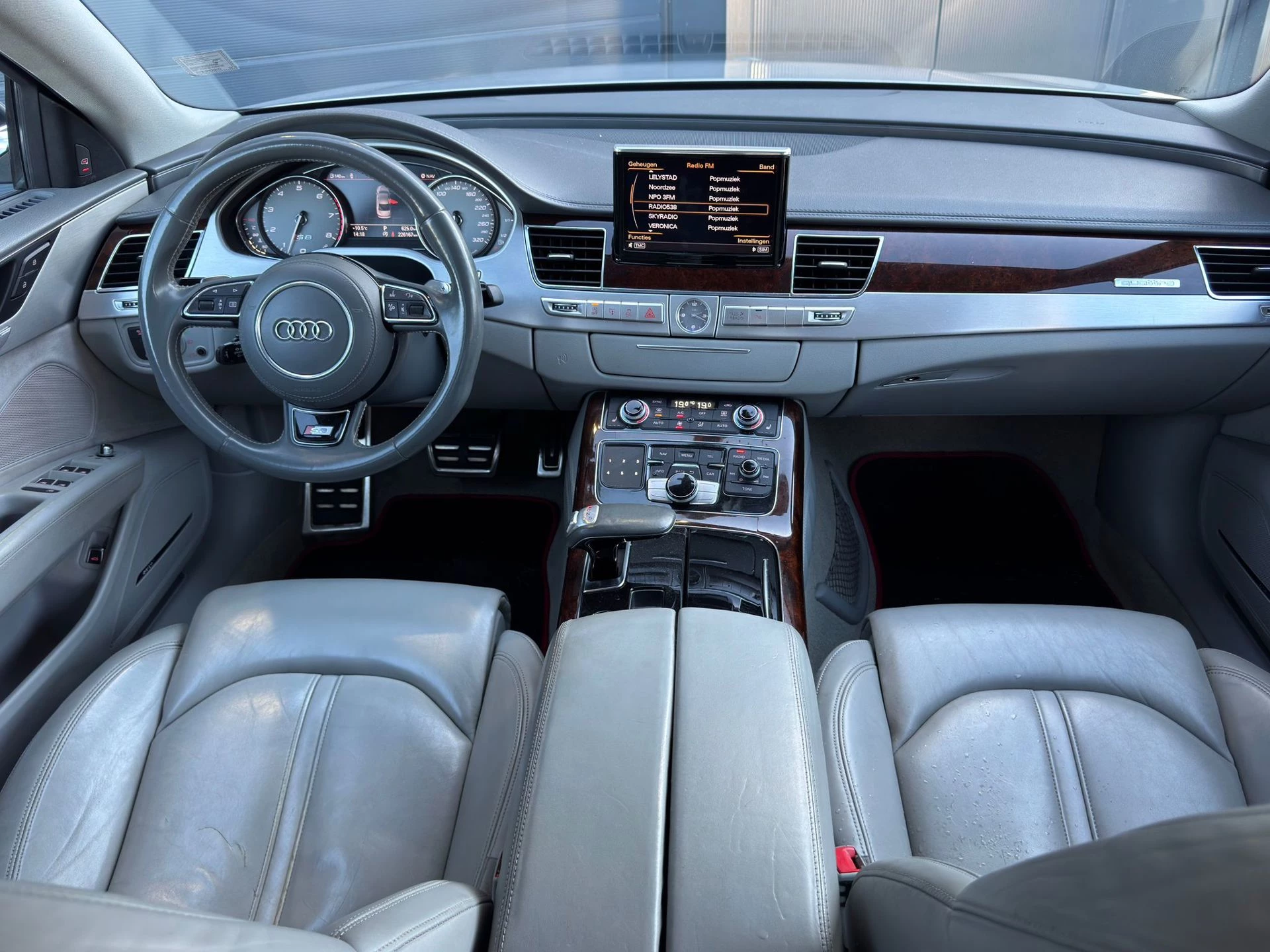 Hoofdafbeelding Audi A8