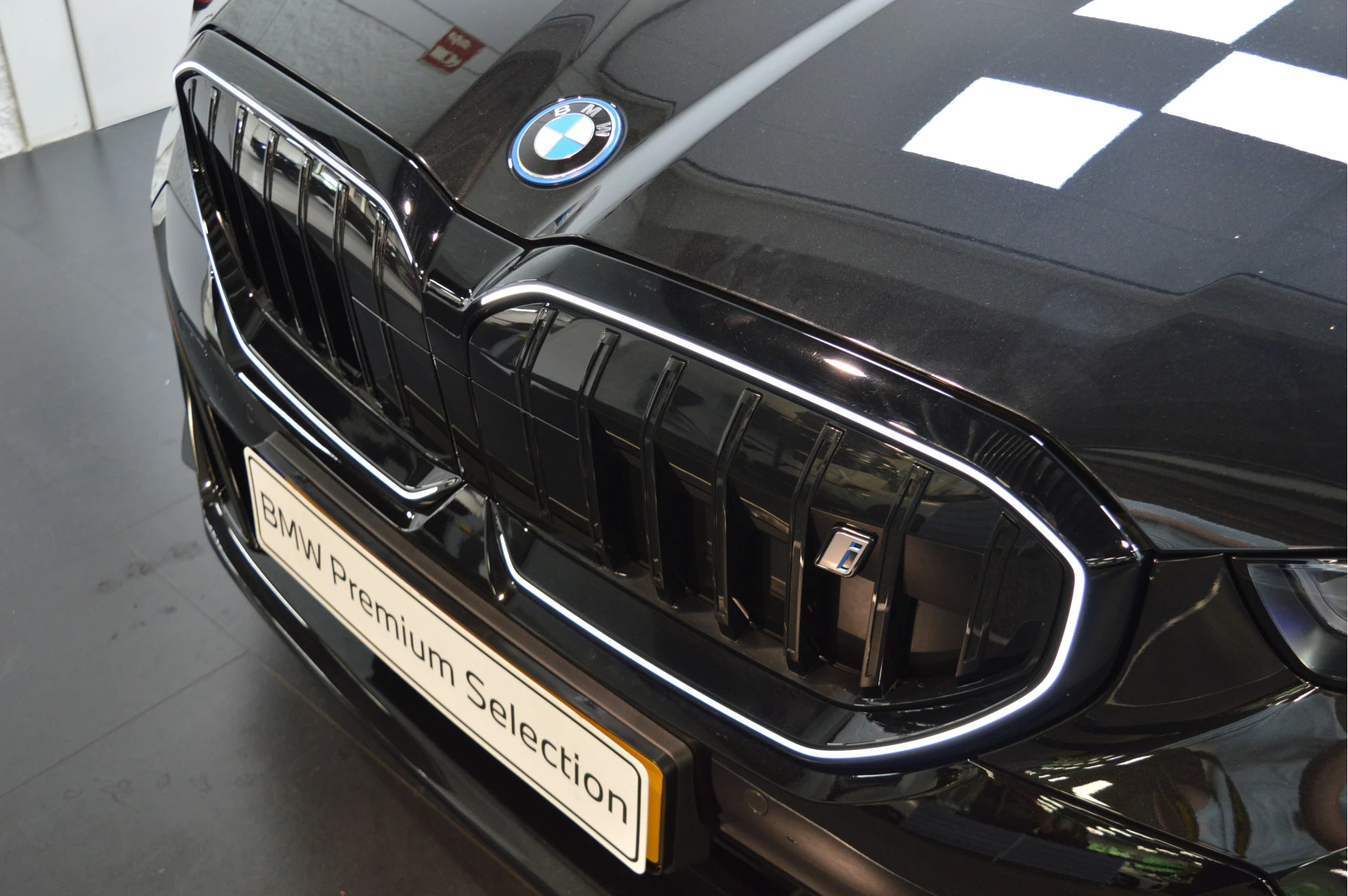 Hoofdafbeelding BMW i5