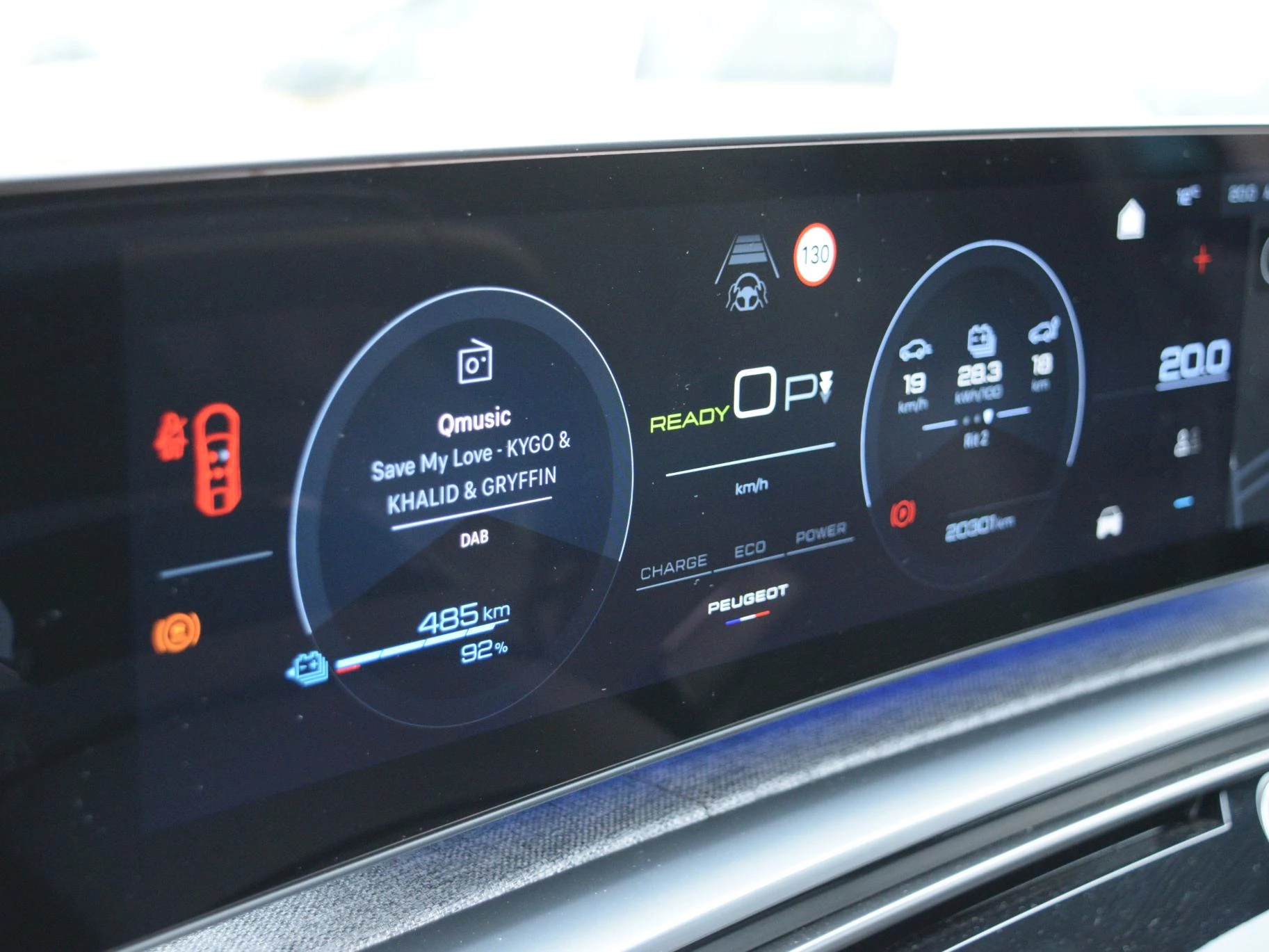 Hoofdafbeelding Peugeot e-3008