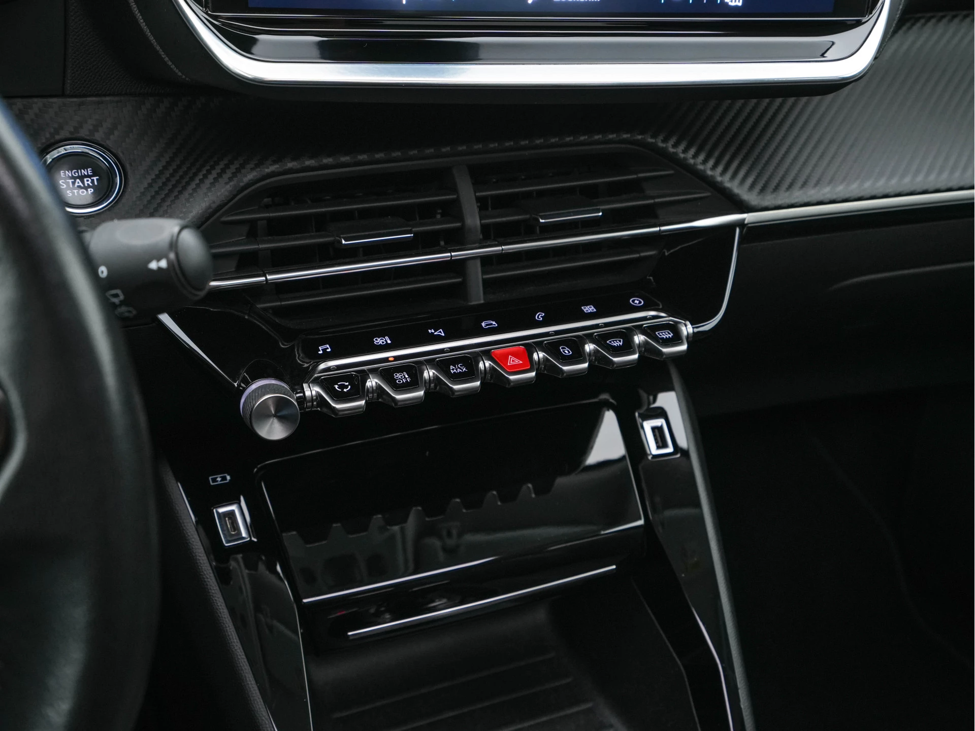 Hoofdafbeelding Peugeot e-2008