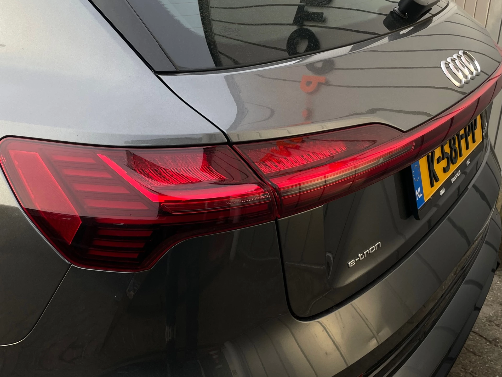 Hoofdafbeelding Audi e-tron