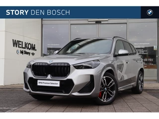 BMW X1 xDrive25e M Sport Automaat / Panoramadak / Trekhaak / Sportstoelen / Achteruitrijcamera / M Adaptief onderstel / Adaptieve LED / Parking Assistant / Comfort Access