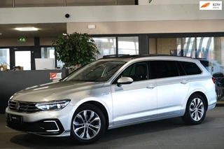 Hoofdafbeelding Volkswagen Passat Volkswagen Passat Variant 1.4 TSI PHEV GTE 218 PK Pano Virtual Navi Leder Cam Acc