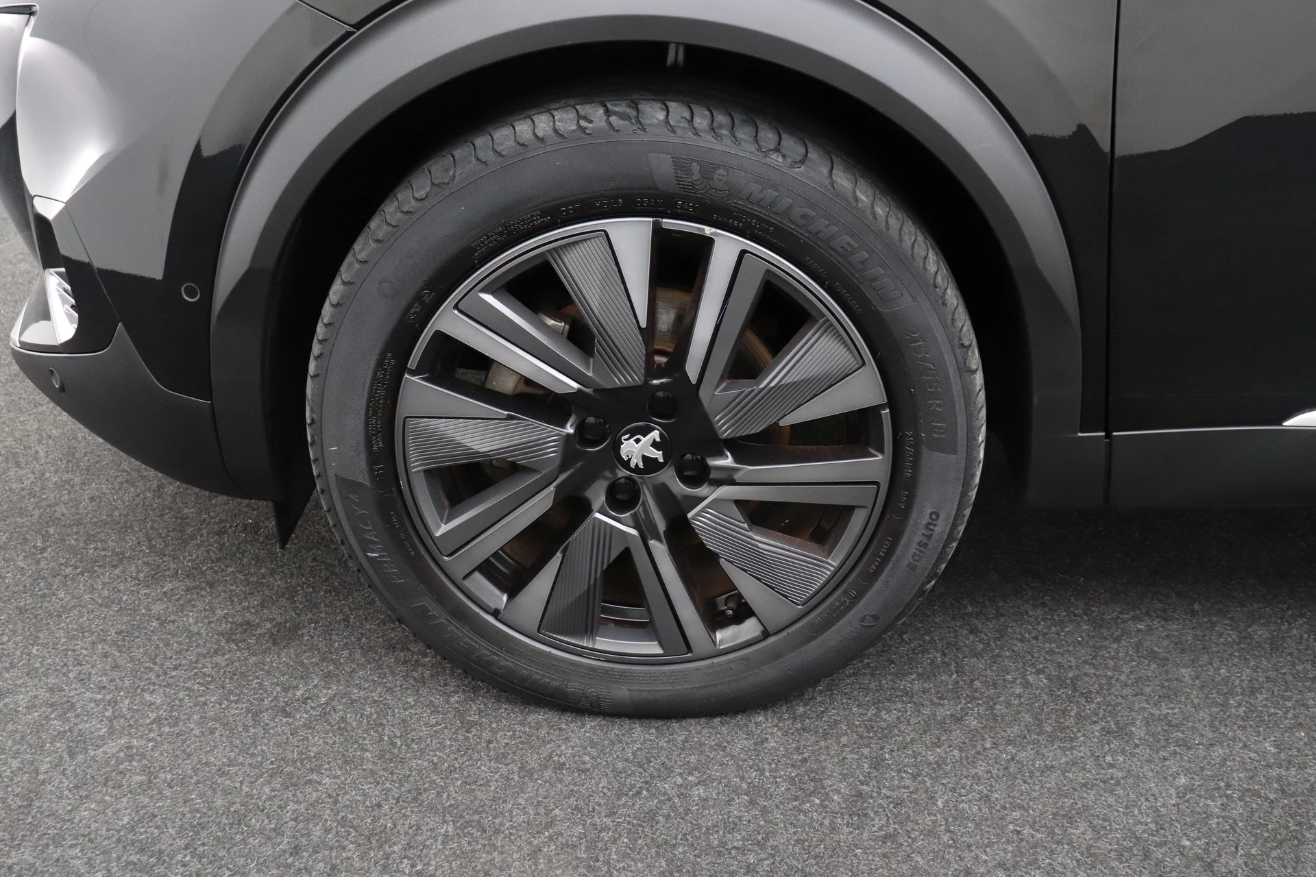 Hoofdafbeelding Peugeot e-2008