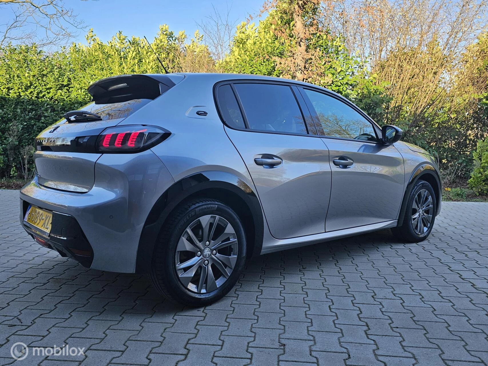 Hoofdafbeelding Peugeot e-208