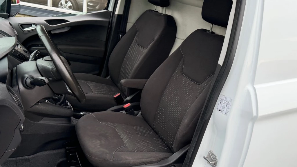 Hoofdafbeelding Ford Transit Courier