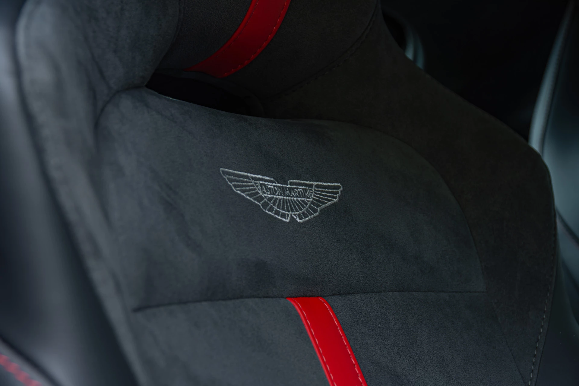 Hoofdafbeelding Aston Martin V8 Vantage
