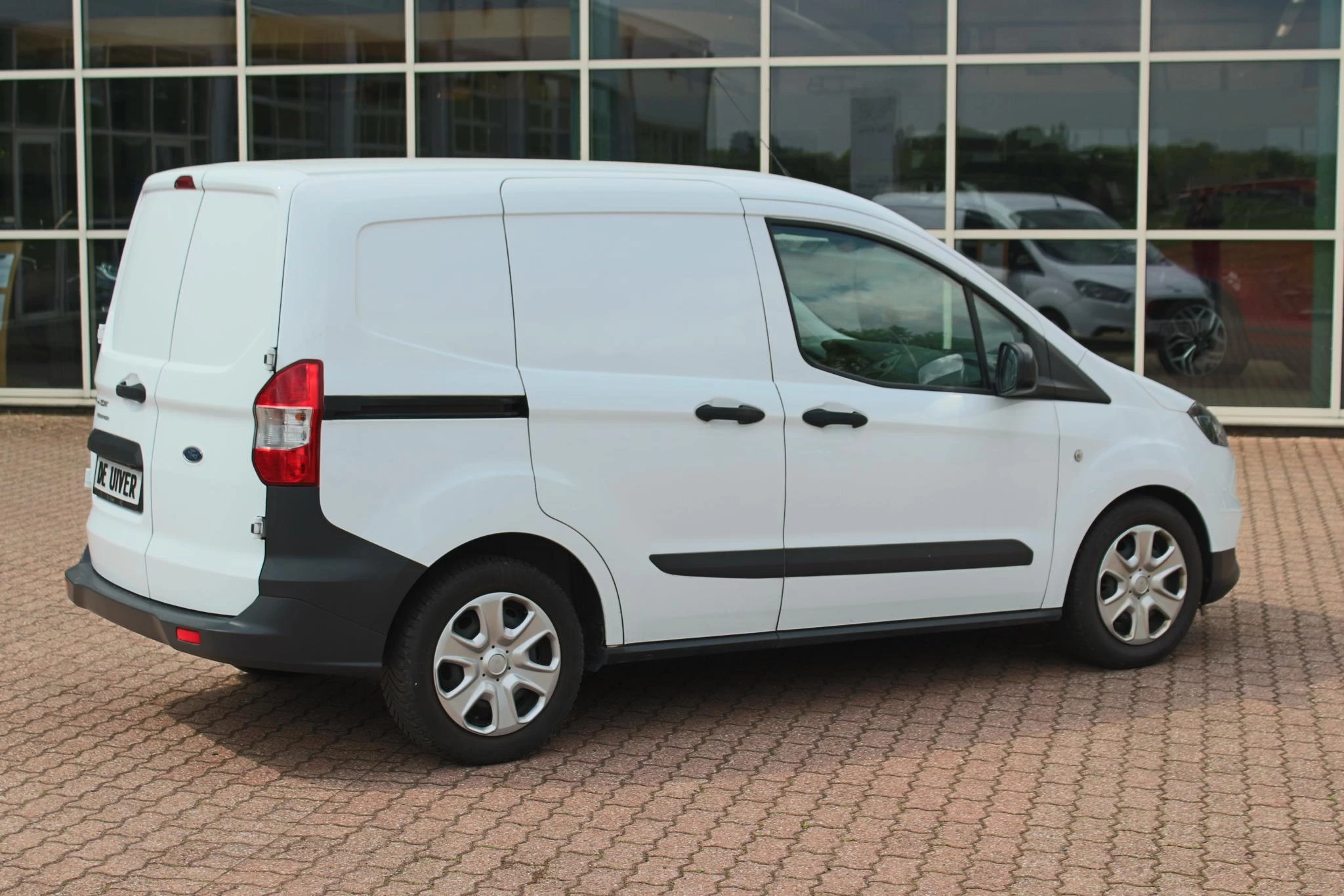 Hoofdafbeelding Ford Transit Courier