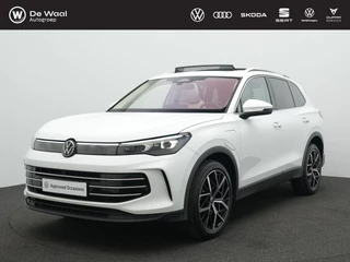 Volkswagen Tiguan 1.5 eHybrid 204pk Elegance | Panoramadak | Trekhaak | IQ Light | 360 Camera | Adaptief onderstel | Stuur-/achterbankverwarming