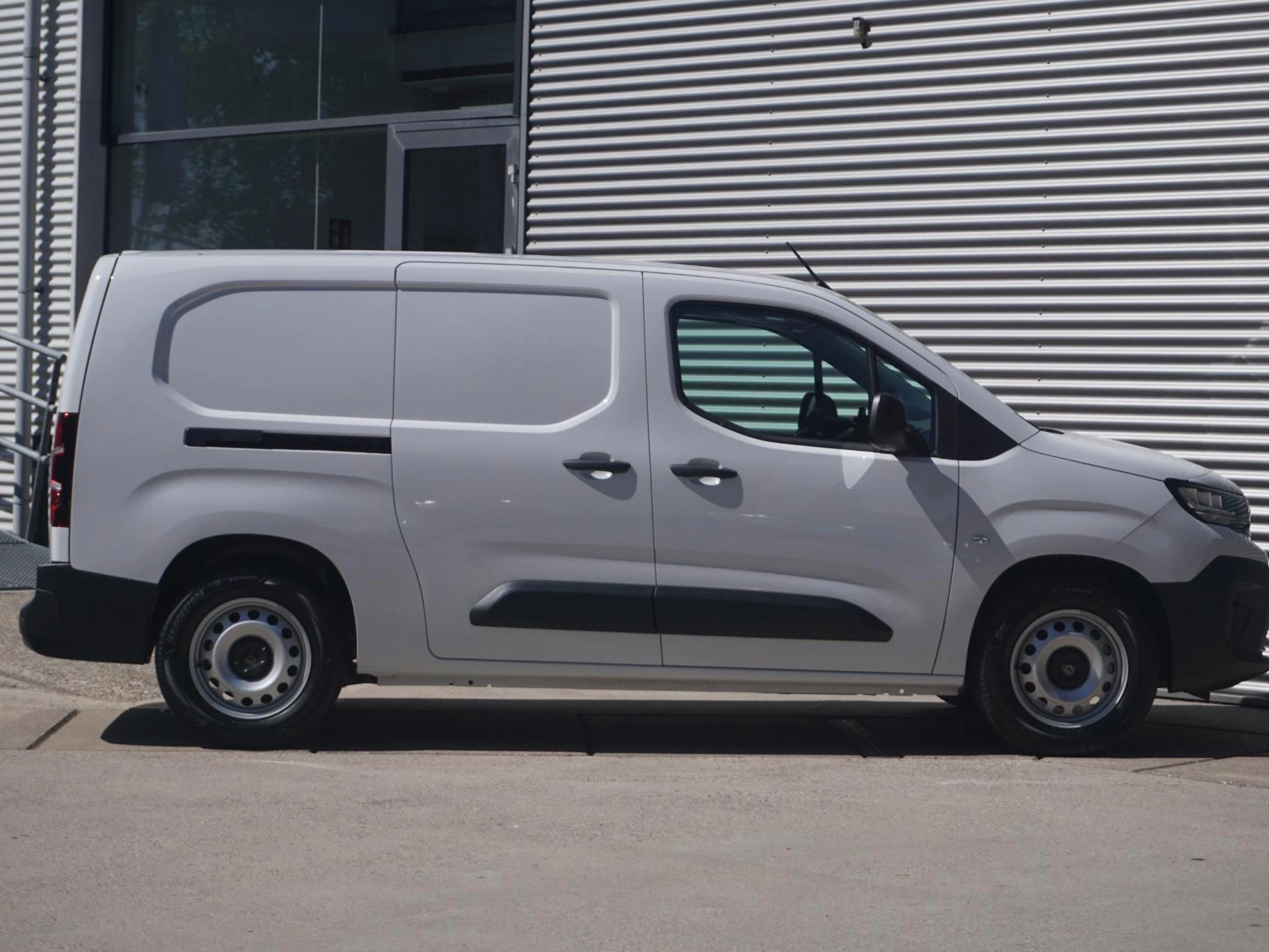 Hoofdafbeelding Peugeot e-Partner