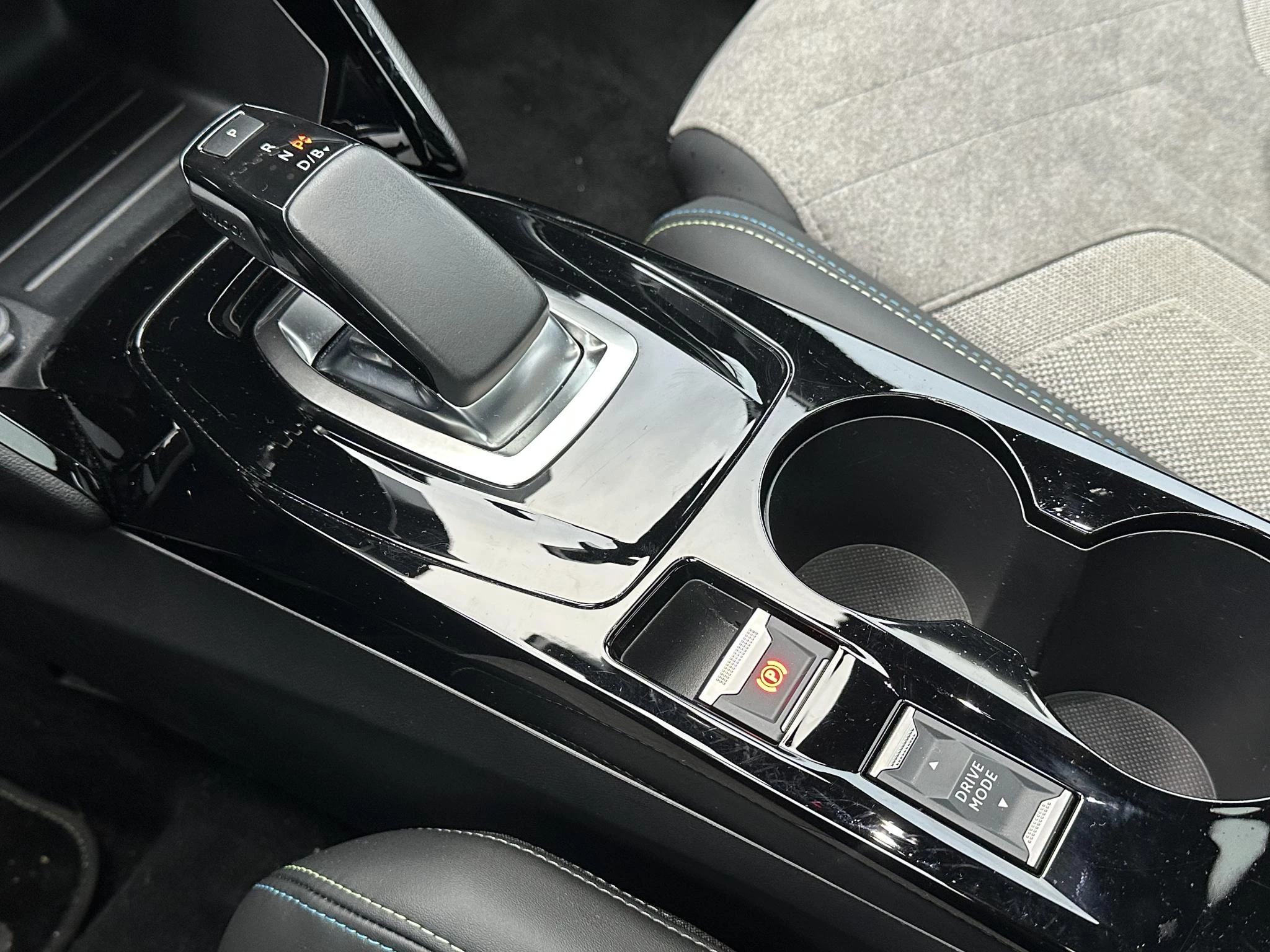 Hoofdafbeelding Peugeot e-208