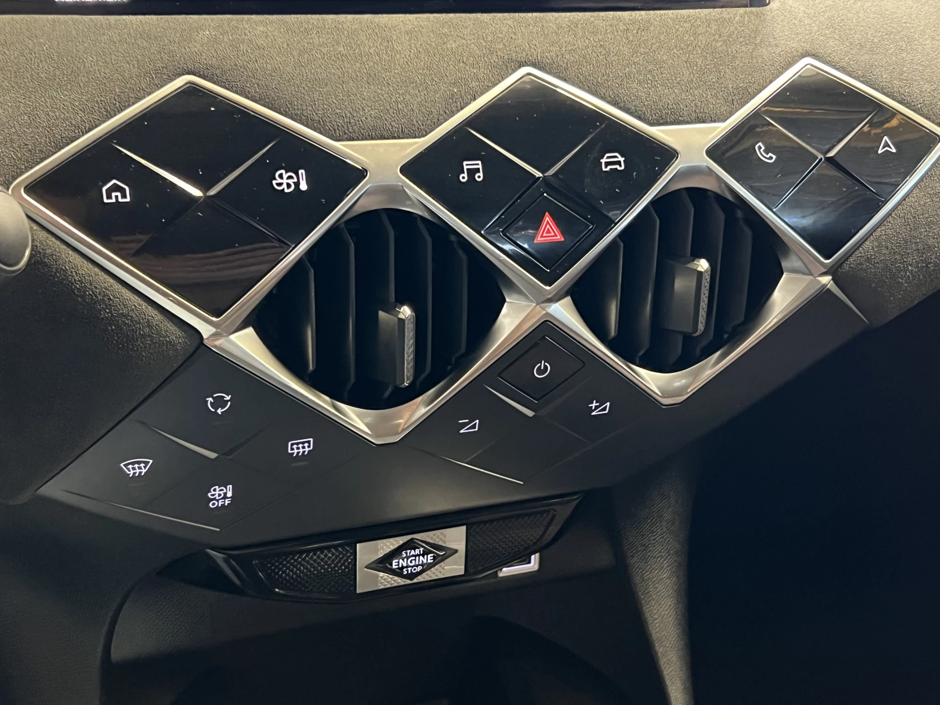 Hoofdafbeelding DS DS 3