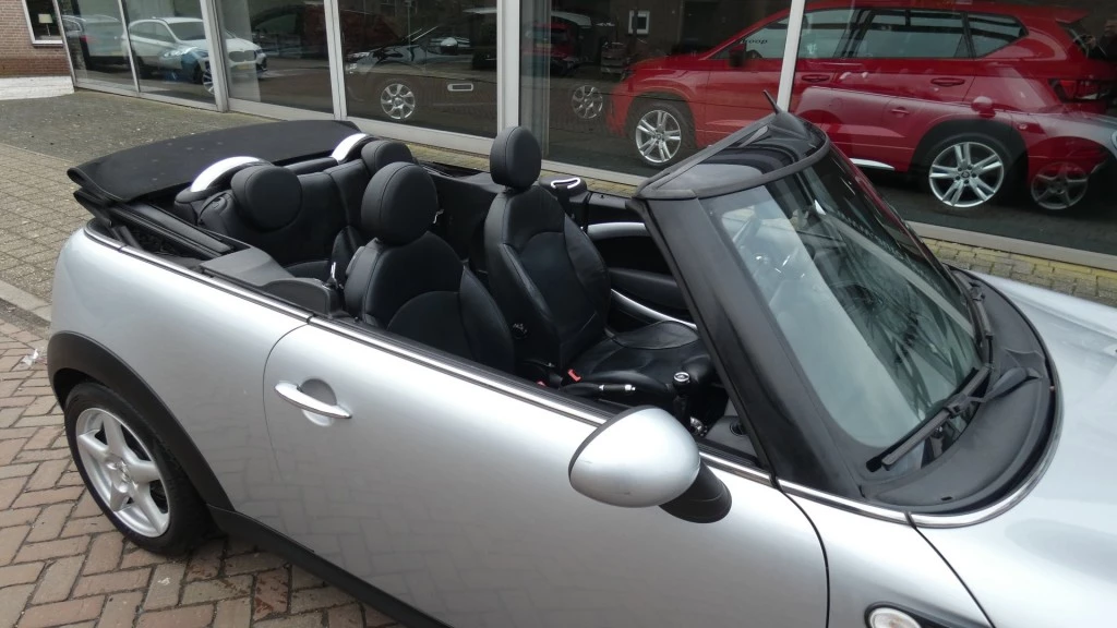 Hoofdafbeelding MINI Cabrio