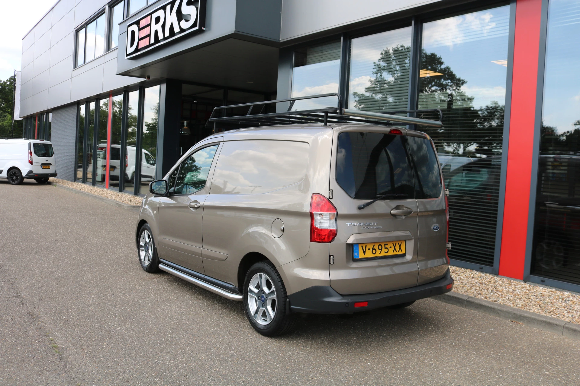 Hoofdafbeelding Ford Transit Courier