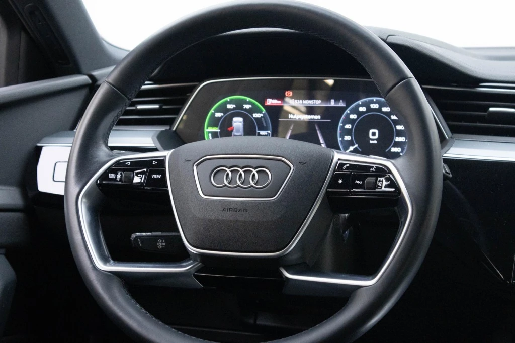 Hoofdafbeelding Audi e-tron