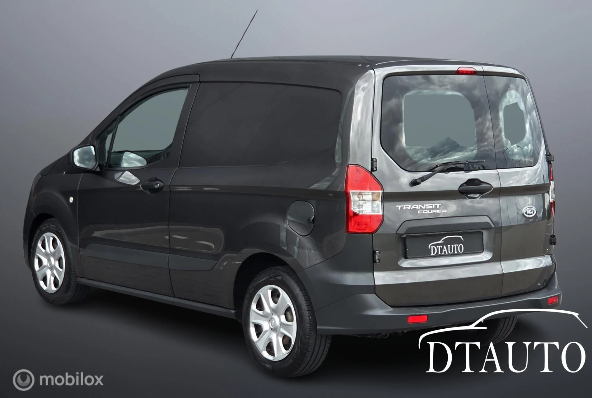 Hoofdafbeelding Ford Transit Courier