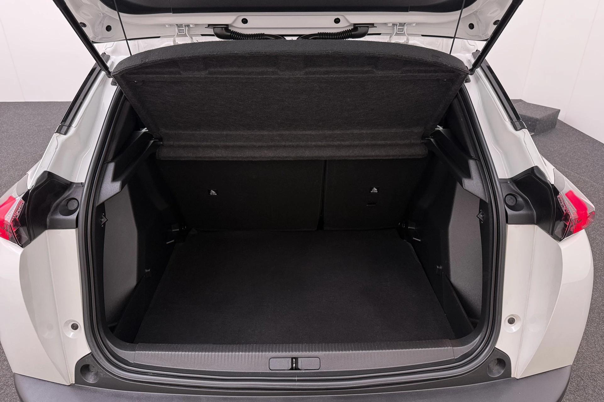 Hoofdafbeelding Peugeot e-2008