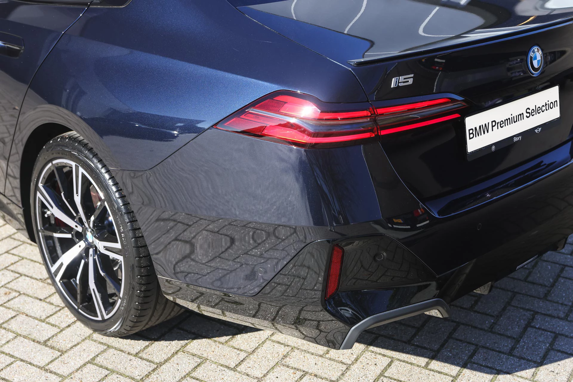 Hoofdafbeelding BMW i5