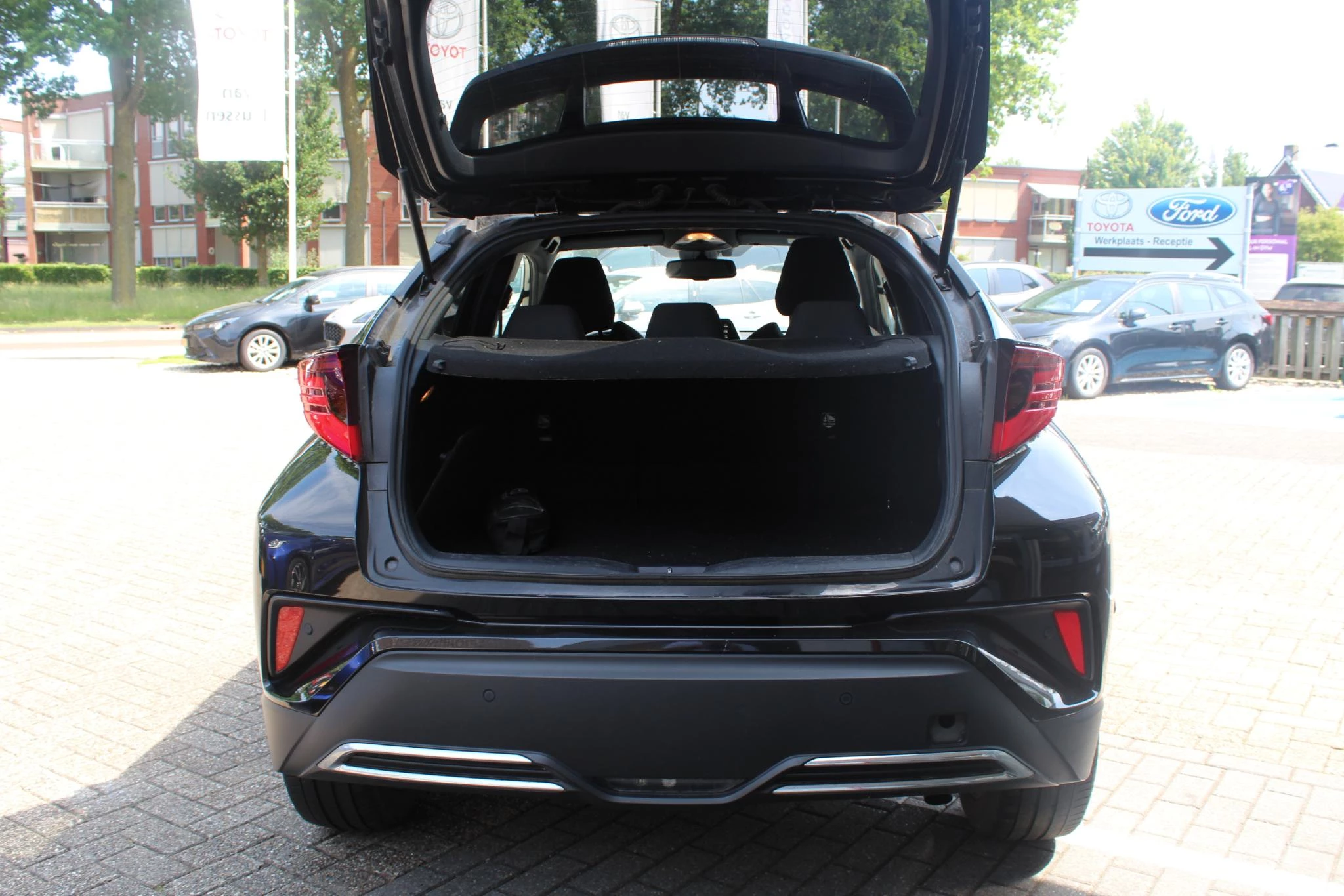 Hoofdafbeelding Toyota C-HR