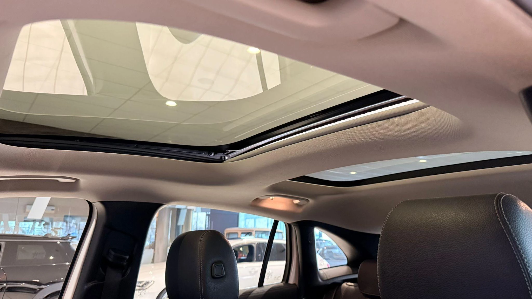 Hoofdafbeelding Mercedes-Benz EQA