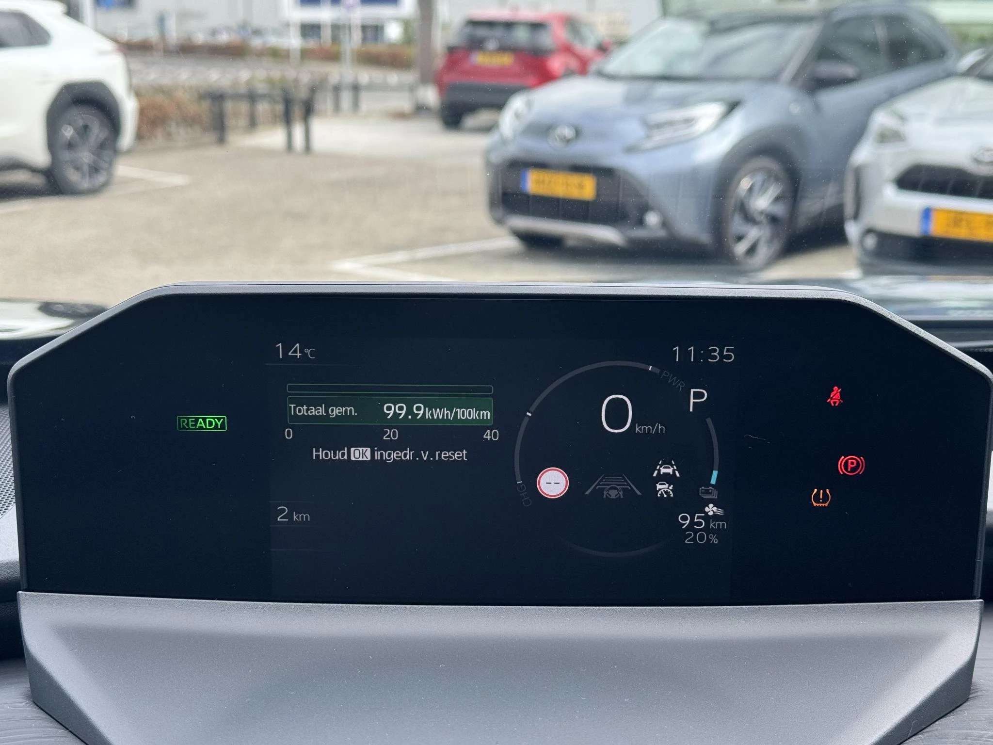 Hoofdafbeelding Toyota C-HR+