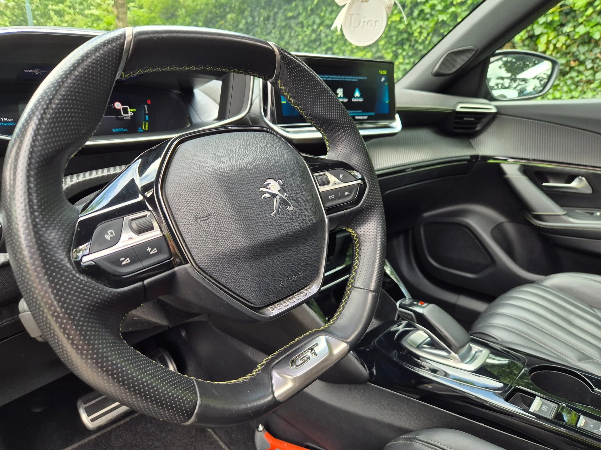 Hoofdafbeelding Peugeot e-2008