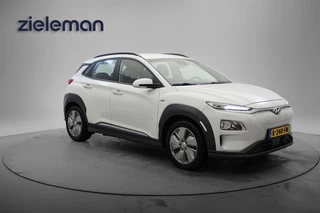 Hyundai Kona Electric Comfort 64 kWh - Carplay, Navi, Cruise, Camera, Trekhaak, SOH 100%