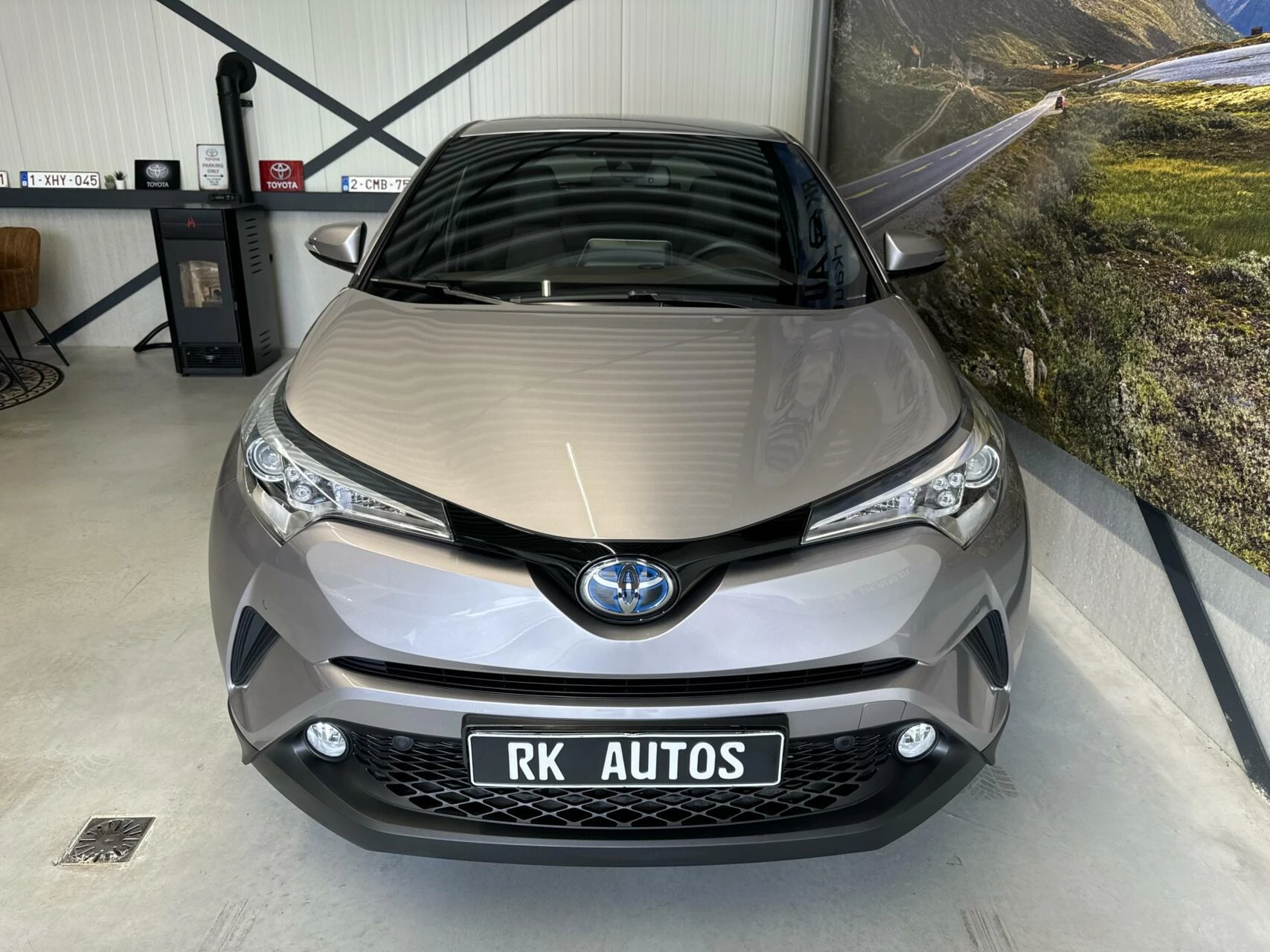 Hoofdafbeelding Toyota C-HR