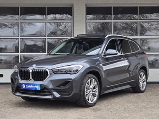BMW X1 XDRIVE25E SPORT LINE | SPORTSTOELEN | PANORAMA | CAMERA | KEYLESS |