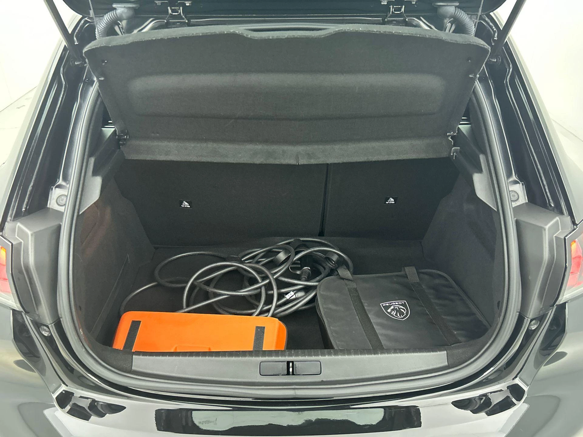 Hoofdafbeelding Peugeot e-208