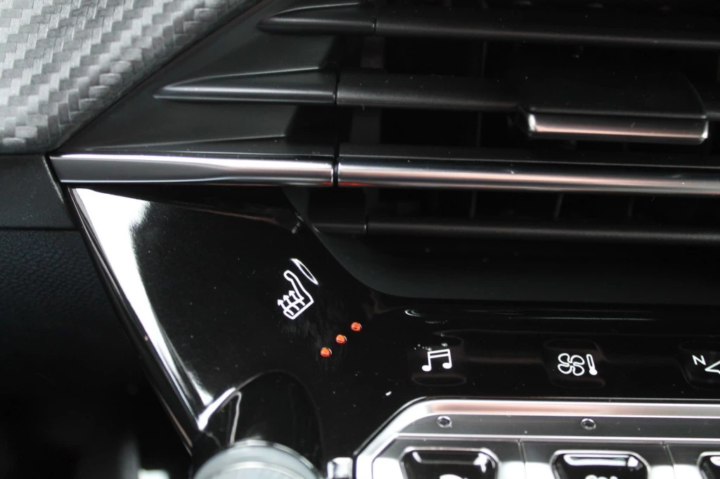 Hoofdafbeelding Peugeot e-208
