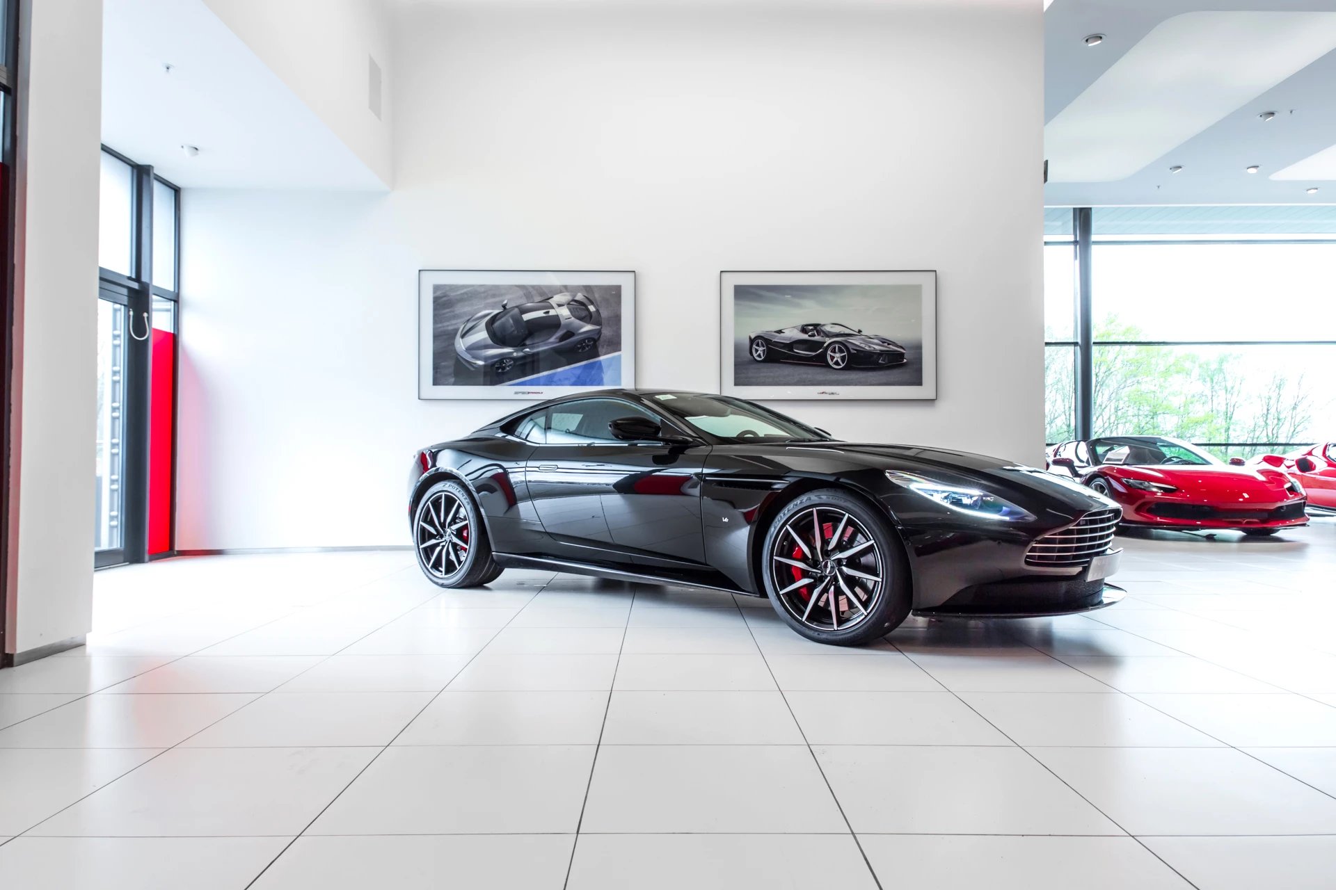 Hoofdafbeelding Aston Martin DB11