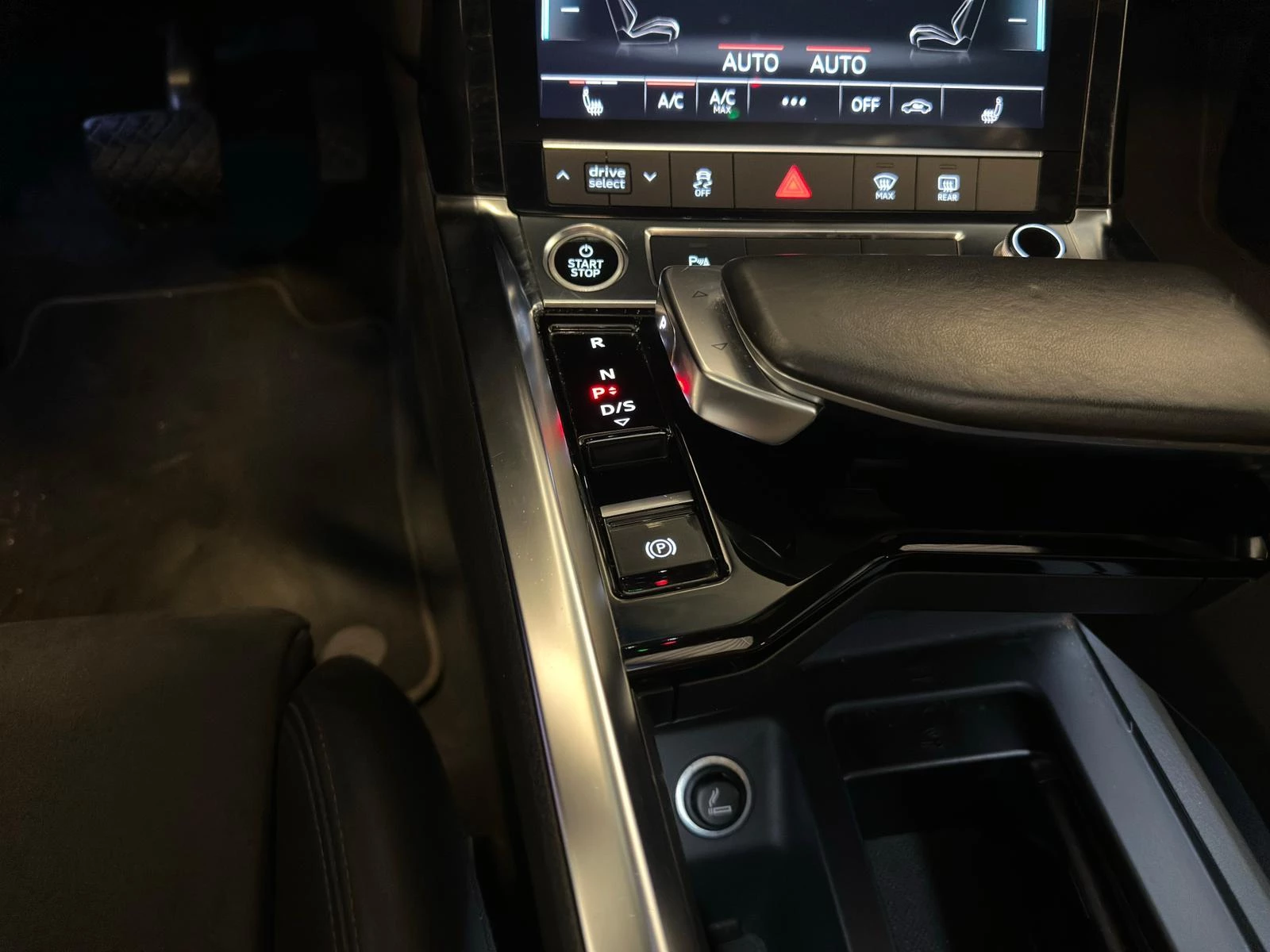 Hoofdafbeelding Audi e-tron