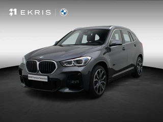 BMW X1 sDrive 20i High Executive | M Sportpakket | Parking Pack | Comfort Access | Achteruitrijcamera | Panoramadak | Head Up Display | 19''