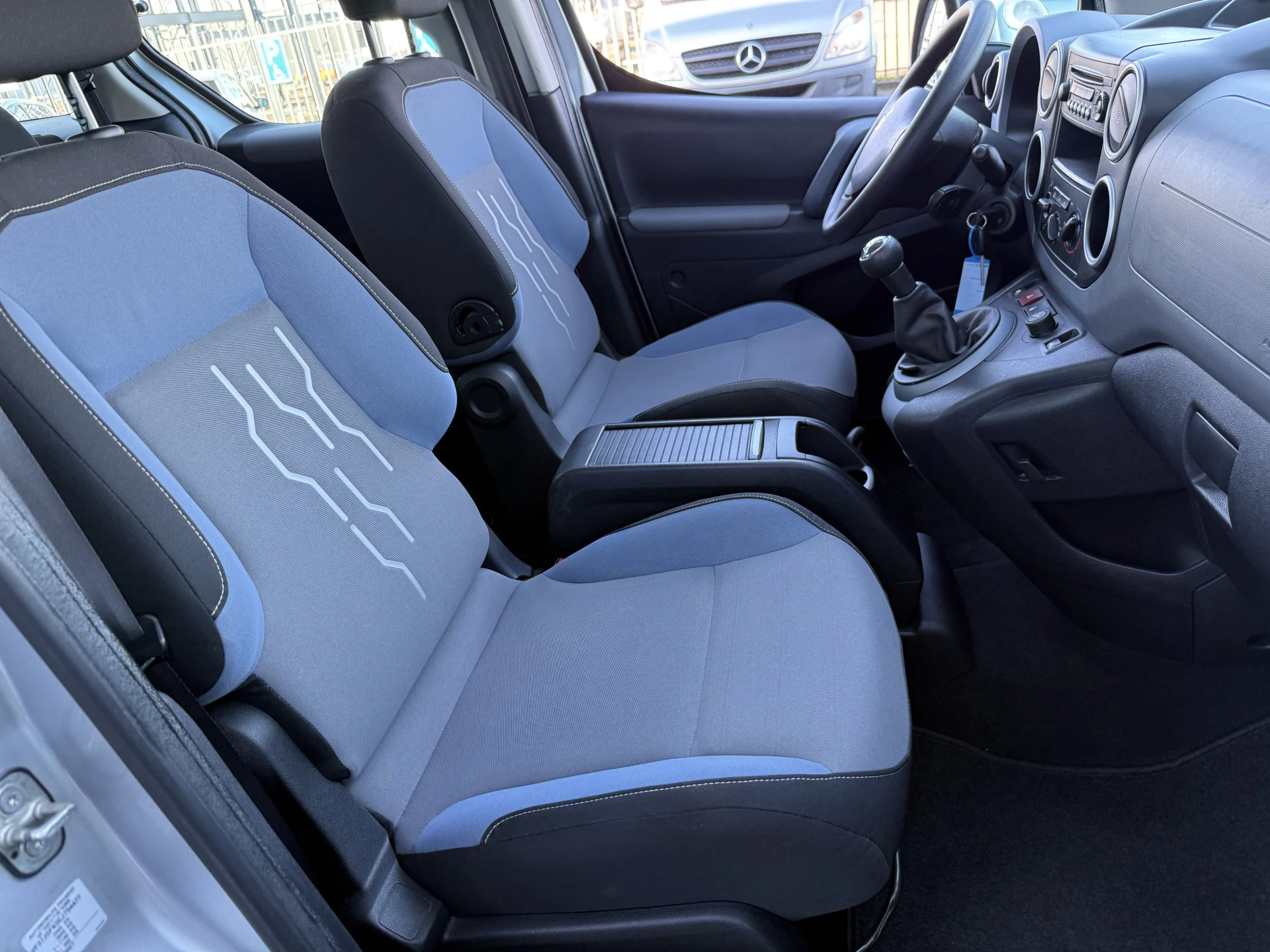 Hoofdafbeelding Peugeot Partner