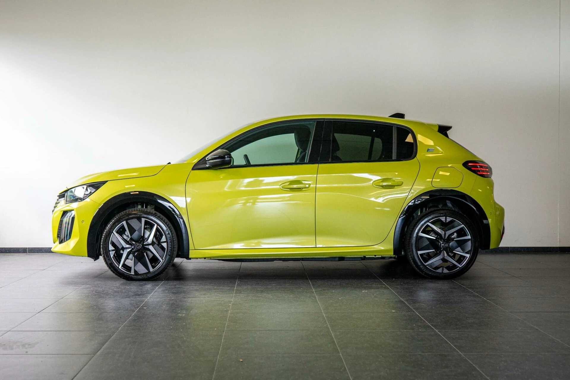 Hoofdafbeelding Peugeot e-208