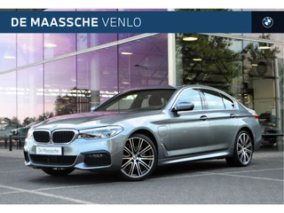 BMW 5 Serie 530e xDrive High Executive M Sport Automaat / Sportstoelen / Soft Close / Comfort Access / Adaptieve LED / Head-Up / Stoelverwarming / BMW Live Cockpit Professional / 20"LM-velgen