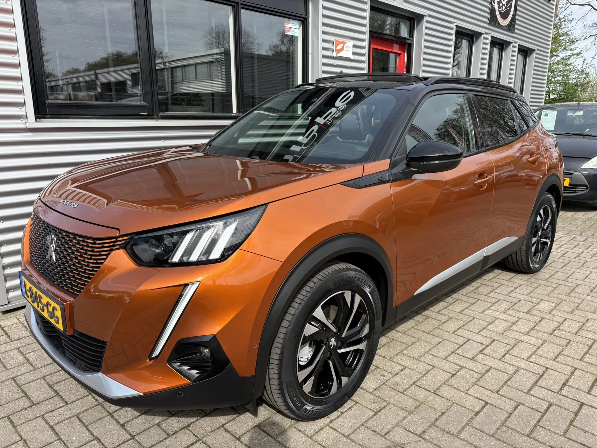 Hoofdafbeelding Peugeot e-2008