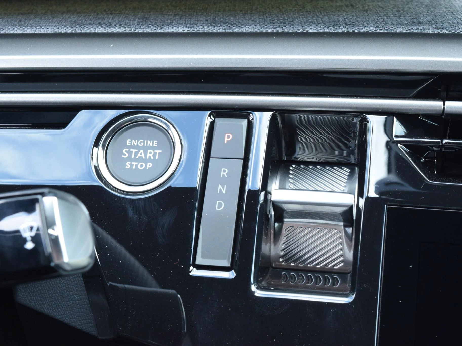 Hoofdafbeelding Peugeot e-5008