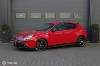 Hoofdafbeelding Alfa Romeo Giulietta Alfa Romeo Giulietta 1.7 TBi Quadrifoglio Verde|Kuipstoelen|Bose|