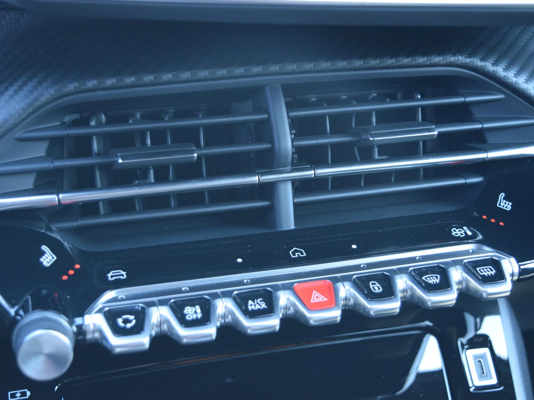 Hoofdafbeelding Peugeot e-2008