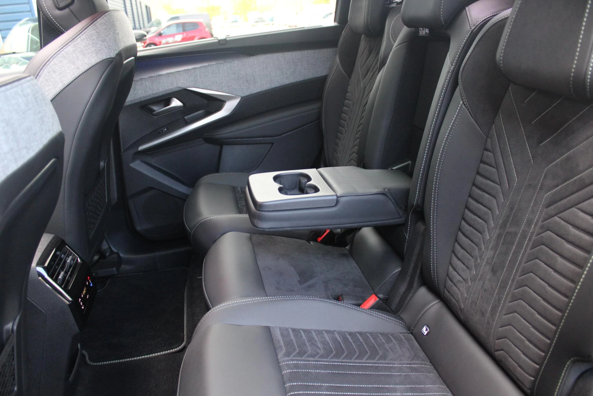Hoofdafbeelding Peugeot e-5008