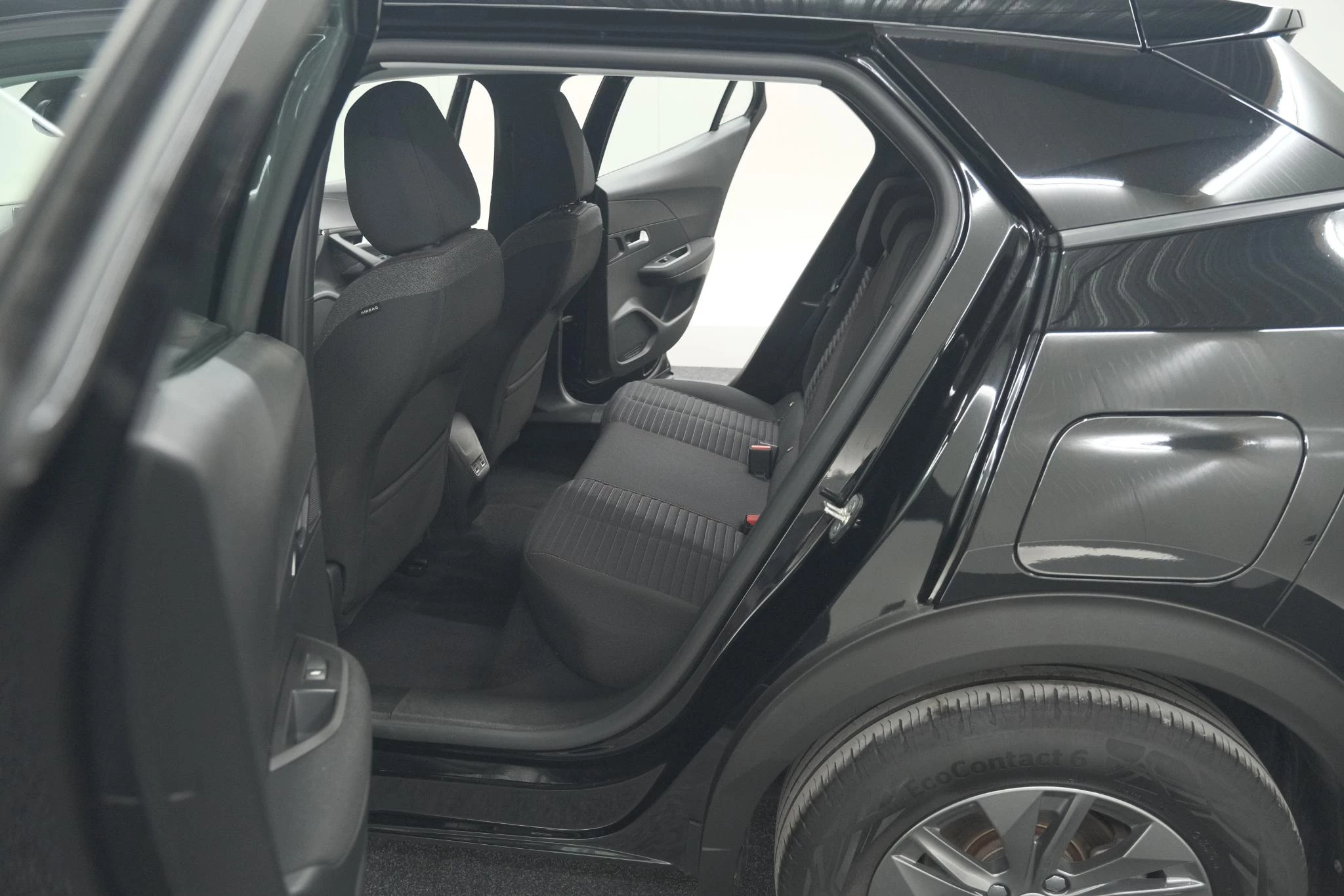 Hoofdafbeelding Peugeot e-2008
