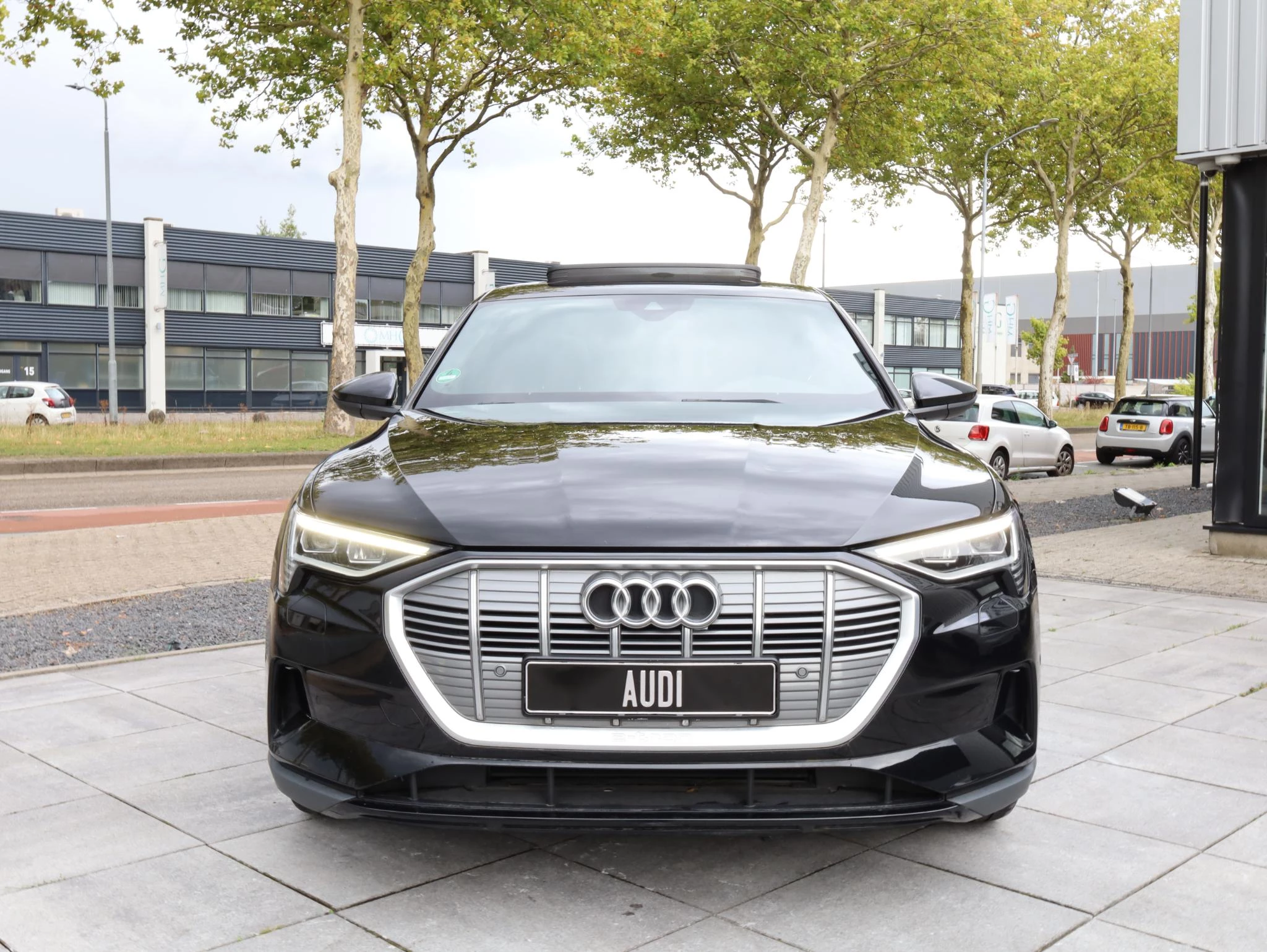 Hoofdafbeelding Audi e-tron