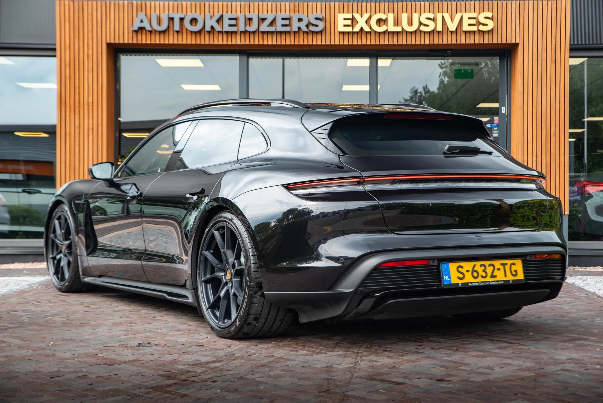 Hoofdafbeelding Porsche Taycan