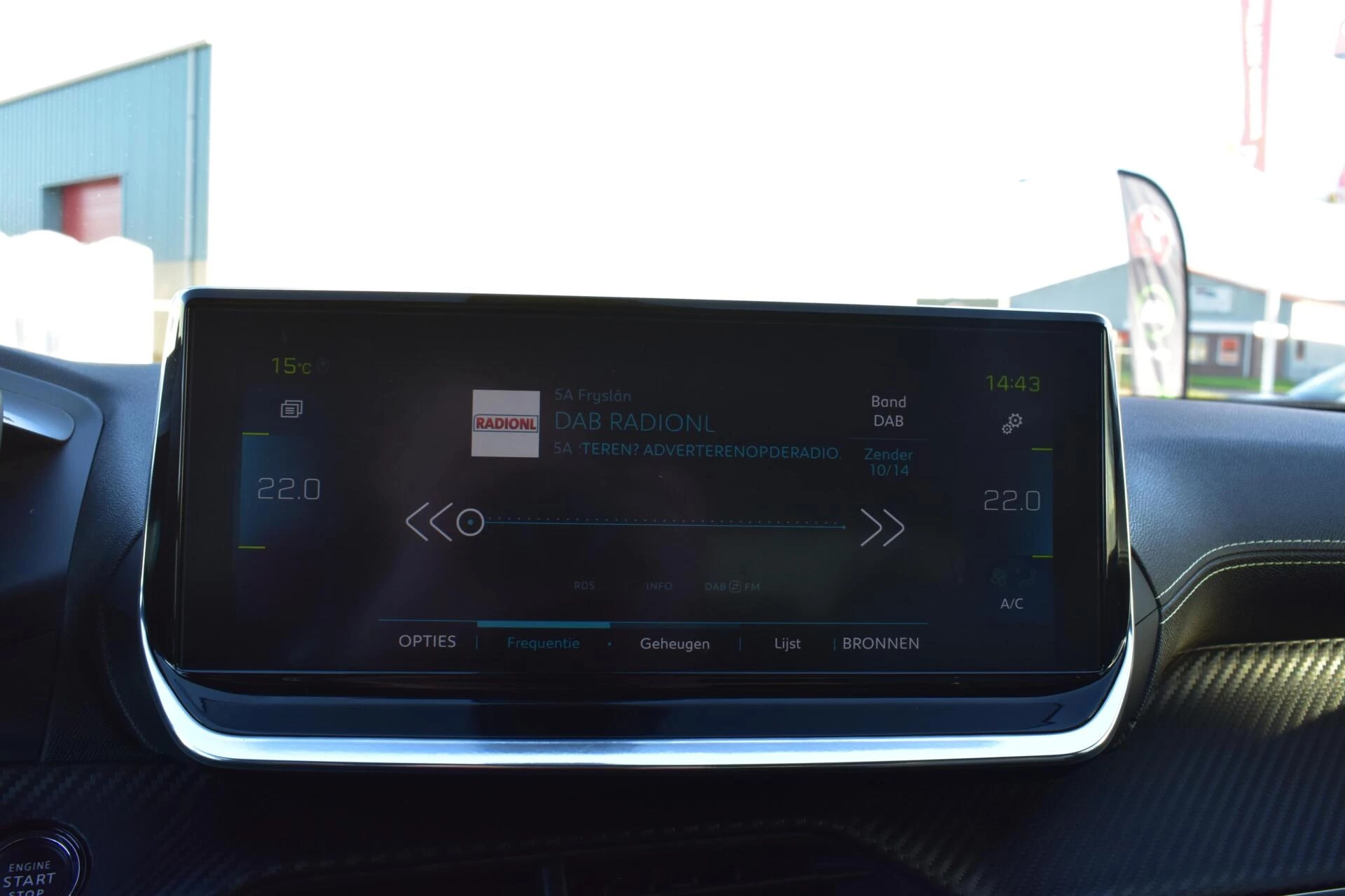 Hoofdafbeelding Peugeot e-2008