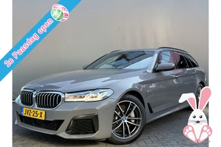 BMW 5 Serie Touring BWJ 2022 530e xDrive 184 PK High Executive M-Sport AUTOMAAT | TREKHAAK ELEKTR. | STOELVERW. | KEYLESS | ELEKTR. VERSTELBAAR | ADAPTIVE CRUISE | NAVI | CLIMA | CAMERA | PDC | LMV